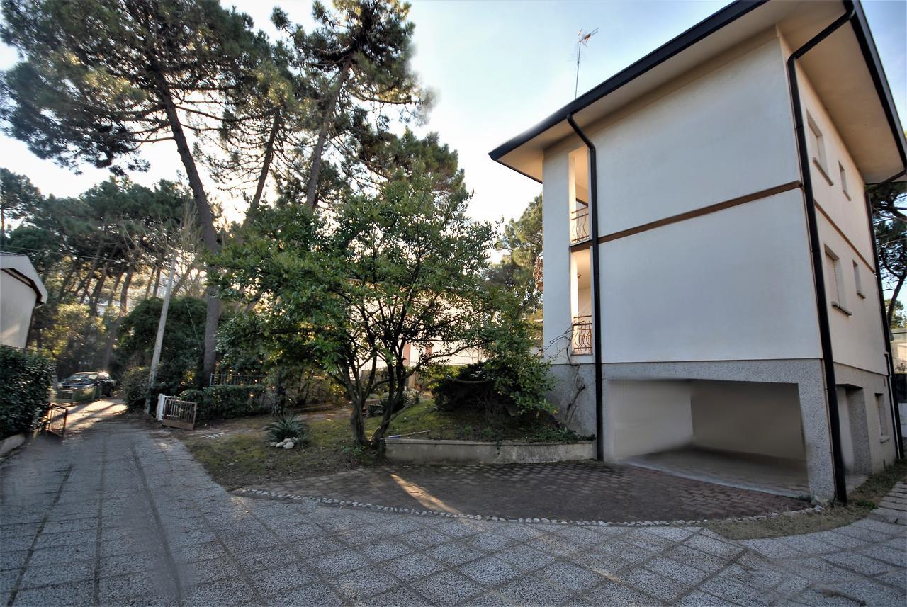 Villa Azalea Lignano Sabbiadoro Eksteriør bilde